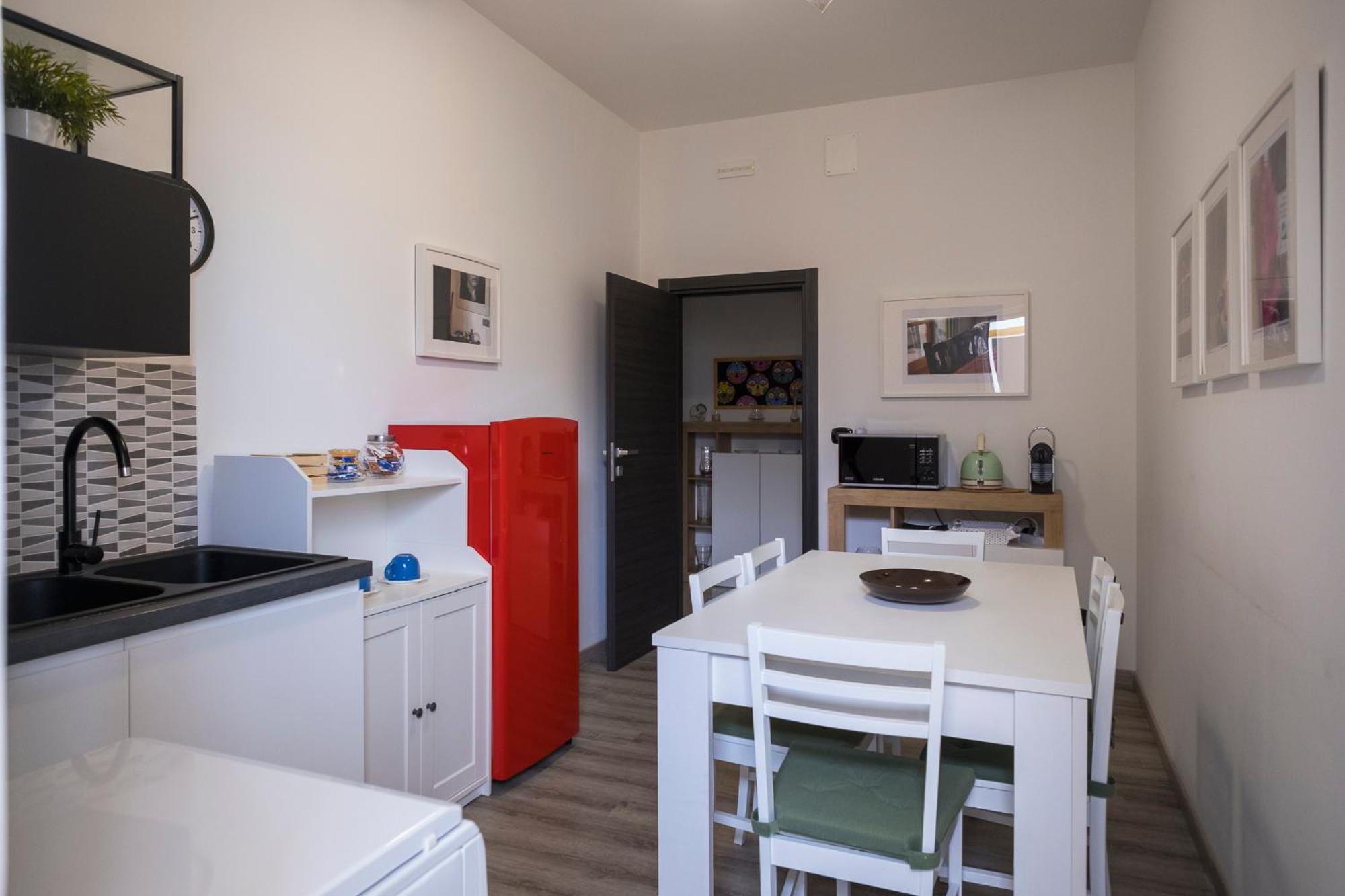 Caliph House 128 Apartment Bari Bagian luar foto
